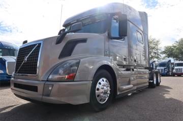 2018 VOLVO VNL64T730