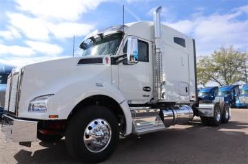 2023 KENWORTH T880