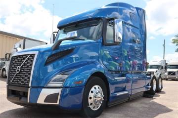 2019 VOLVO VNL64T760
