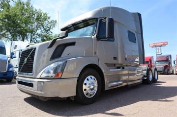 2018 VOLVO VNL64T730
