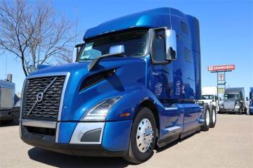 2020 VOLVO VNL64T760