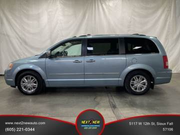 2010 CHRYSLER TOWN & COUNTRY