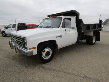 1983 CHEVROLET COMMERCIAL DUMP TRUCK
