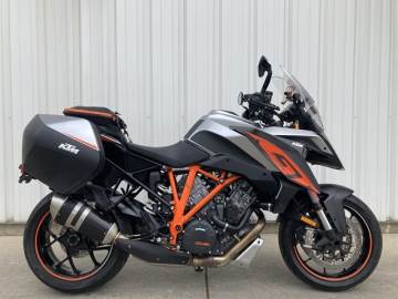 2017 KTM SUPERDUKE 1290GT
