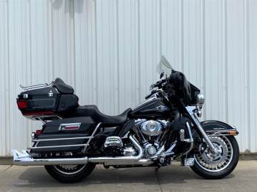2011 HARLEY DAVIDSON FLHTCU - ELECTRA GLIDE® ULTRA CLASSIC®