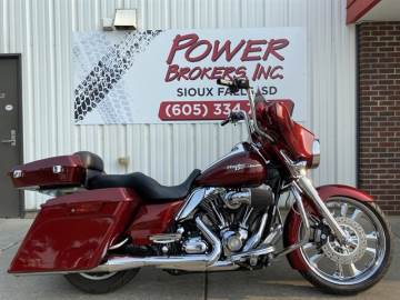 2010 HARLEY DAVIDSON FLHX - STREET GLIDE
