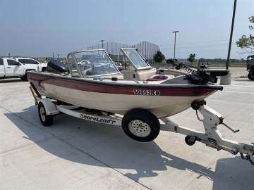 1996 CRESTLINER 17.6 BOAT