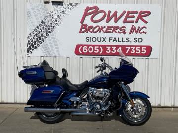 2015 HARLEY DAVIDSON FLTRUSE - CVO ROAD GLIDE ULTRA