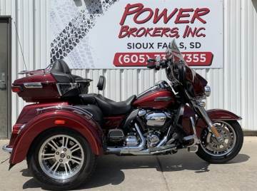 2017 HARLEY DAVIDSON FLHTCUTG - TRI GLIDE® ULTRA