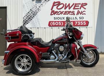 2012 HARLEY DAVIDSON FLHTCUTG TRIGLIDE