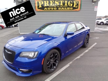 2019 CHRYSLER 300
