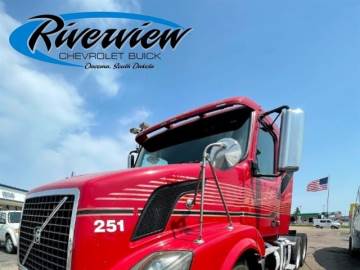 2011 VOLVO VN