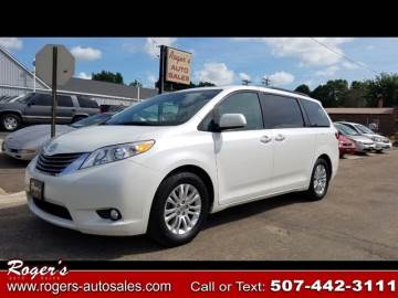 2016 TOYOTA SIENNA