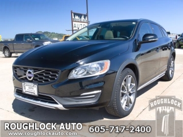 2017 VOLVO CROSS COUNTRY