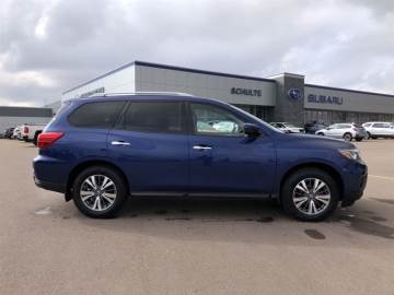 2017 NISSAN PATHFINDER