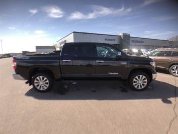 2017 TOYOTA TUNDRA