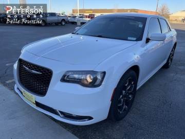 2017 CHRYSLER 300