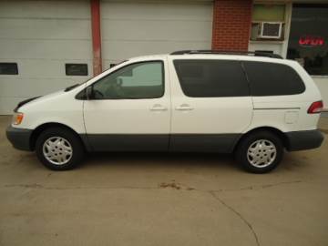 2001 TOYOTA SIENNA