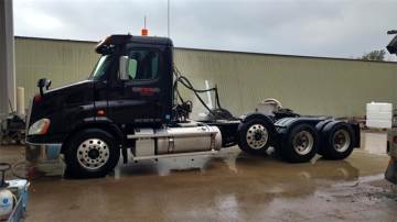 2013 FREIGHTLINER CASCADIA 113