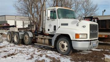 1999 MACK CH613
