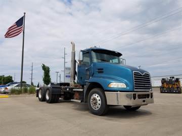 2010 MACK PINNACLE CXU613