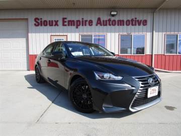 2017 LEXUS IS