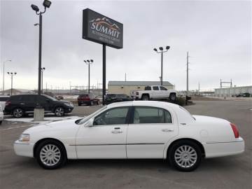 2005 LINCOLN TOWN CAR