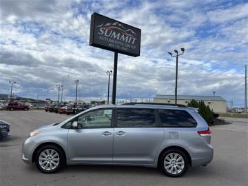 2014 TOYOTA SIENNA