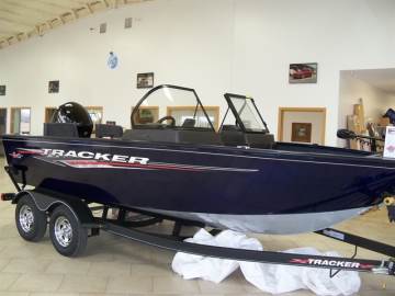2023 TRACKER PRO GUIDE 175 COMBO