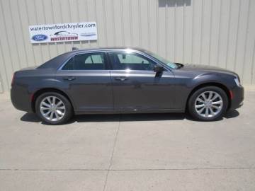 2016 CHRYSLER 300
