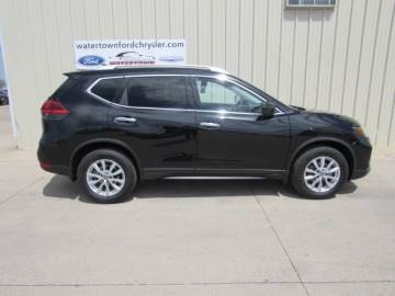 2017 NISSAN ROGUE