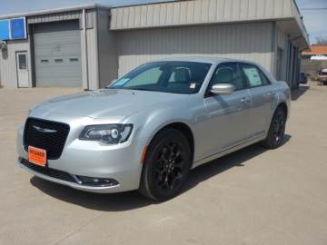 2019 CHRYSLER 300