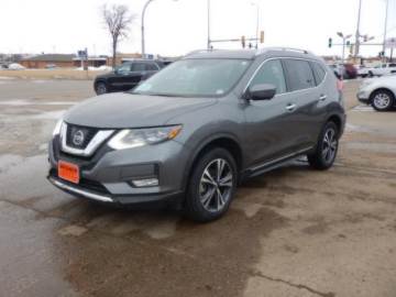 2017 NISSAN ROGUE