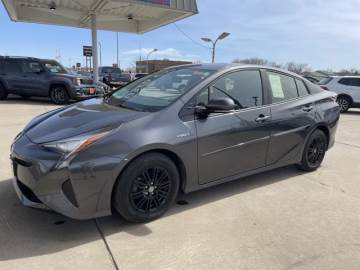 2016 TOYOTA PRIUS