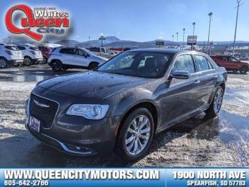 2019 CHRYSLER 300