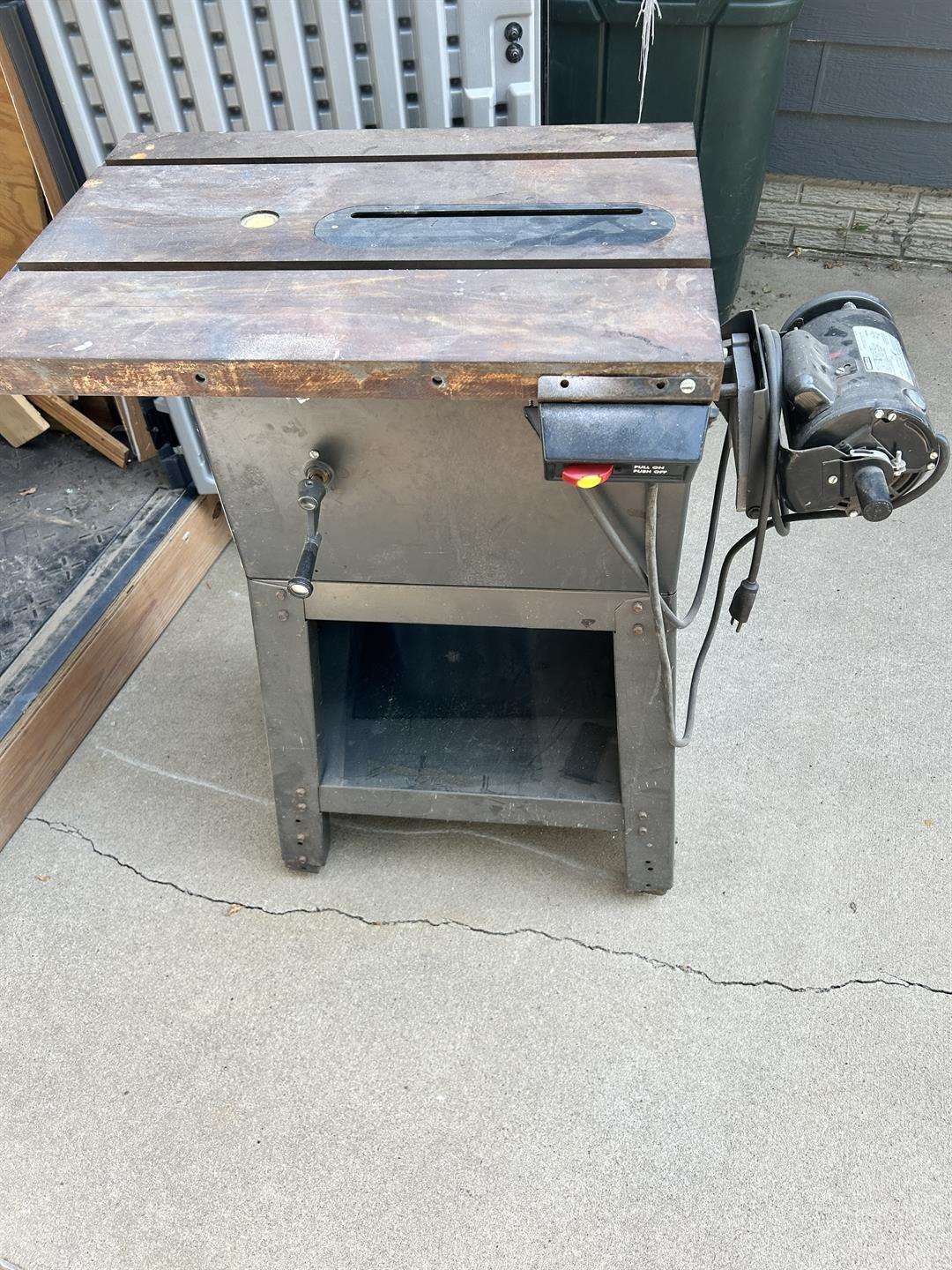 83592