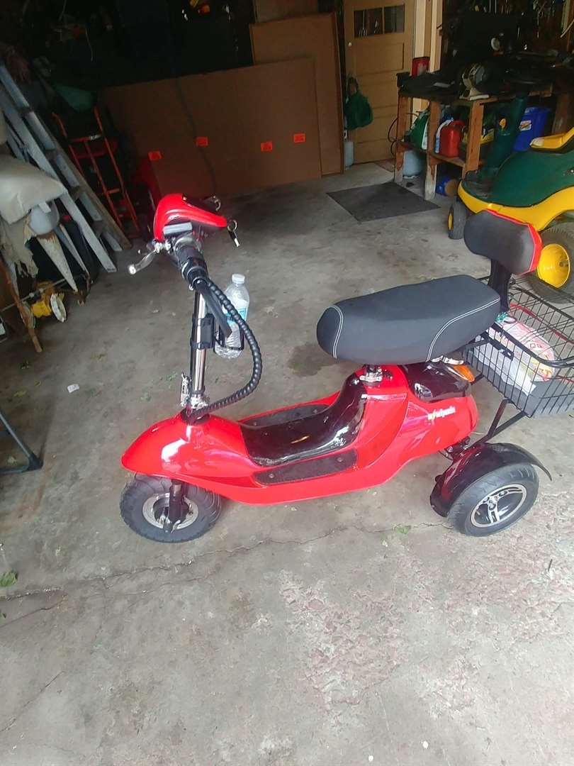 83583
