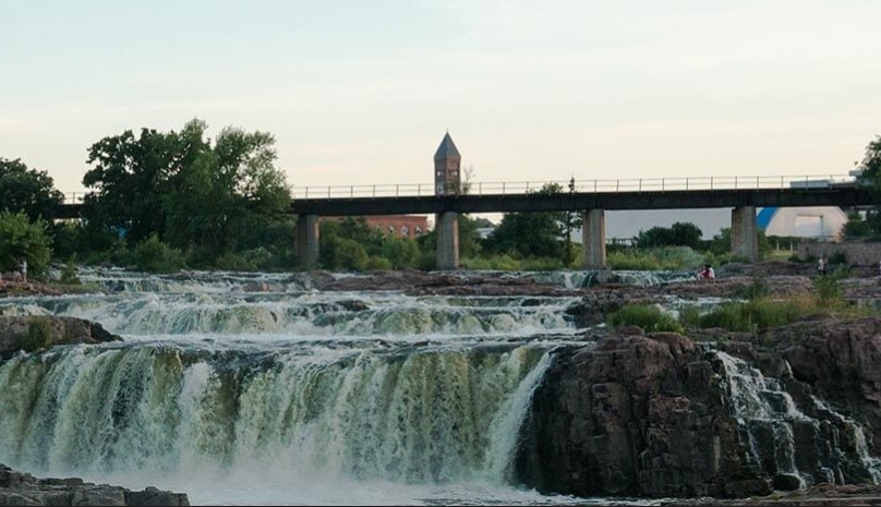 Luxury4Less Automotive in Sioux Falls SD, home of the Sioux Falls waterfalls!