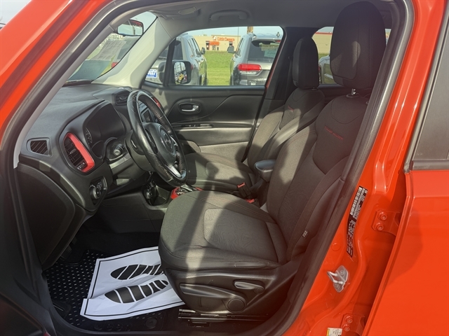 2016 Jeep Renegade Trailhawk - Photo 8