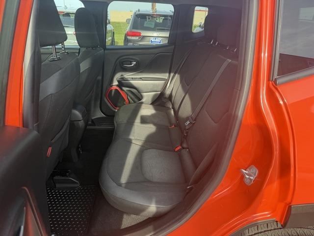 2016 Jeep Renegade Trailhawk - Photo 9