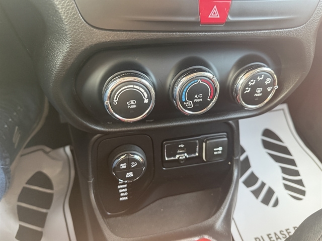 2016 Jeep Renegade Trailhawk - Photo 14