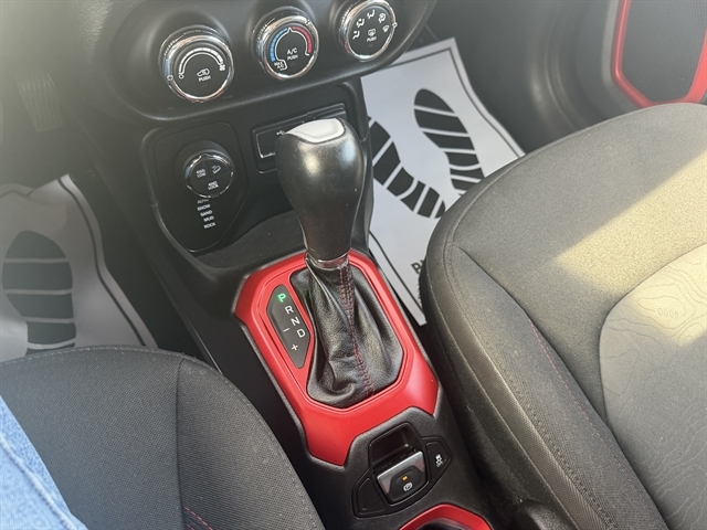 2016 Jeep Renegade Trailhawk - Photo 15