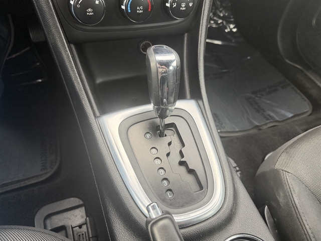 2013 Dodge Avenger SE - Photo 17