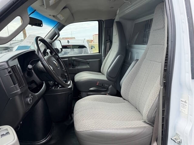2021 Chevrolet Express Cargo Work Van - Photo 8