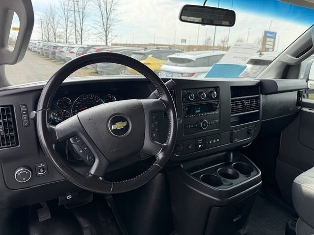 2021 Chevrolet Express Cargo Work Van - Photo 10