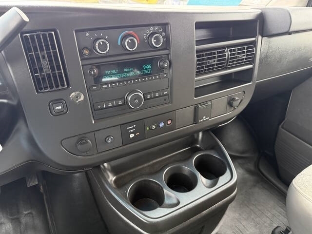 2021 Chevrolet Express Cargo Work Van - Photo 12