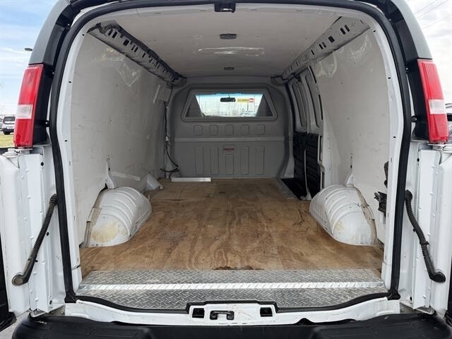 2021 Chevrolet Express Cargo Work Van - Photo 20