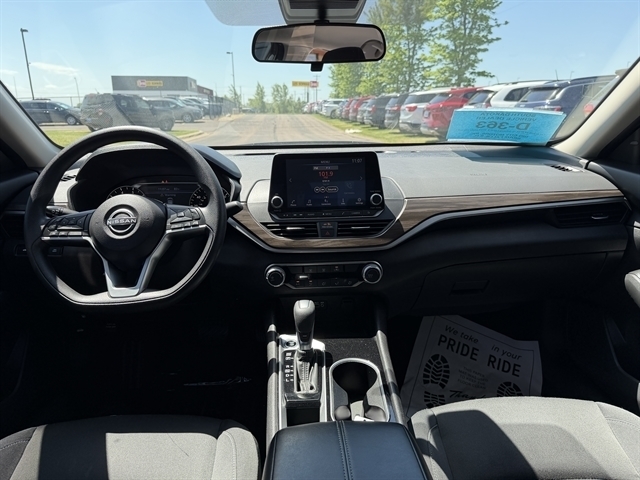2024 Nissan Altima SV - Photo 9