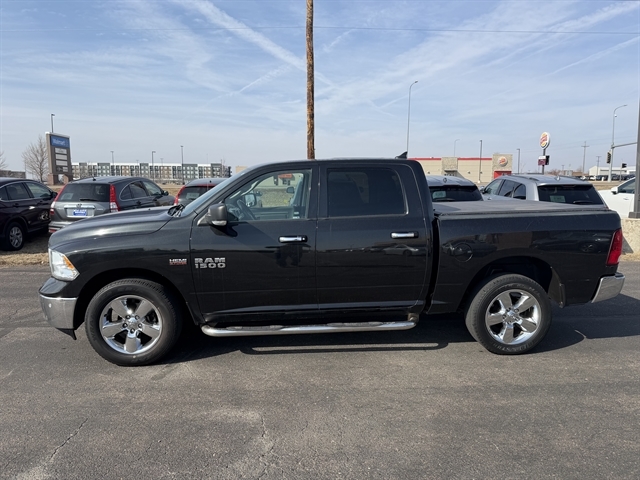 2017 RAM 1500 Big Horn 4x4 Crew Cab 5'7's photo