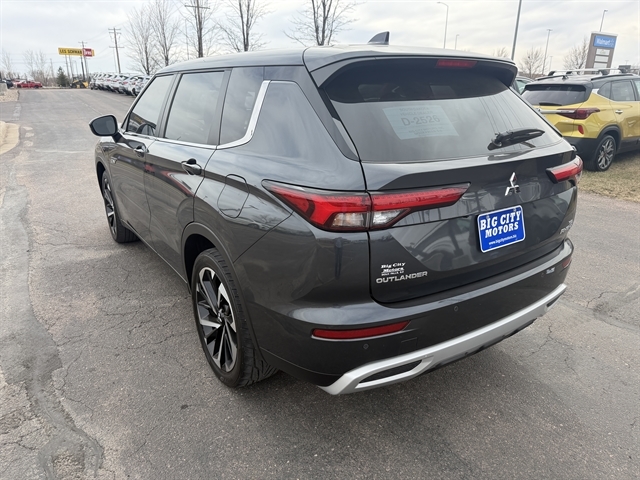 2025 Mitsubishi Outlander Plug-in Hybrid SE S-AWC's photo